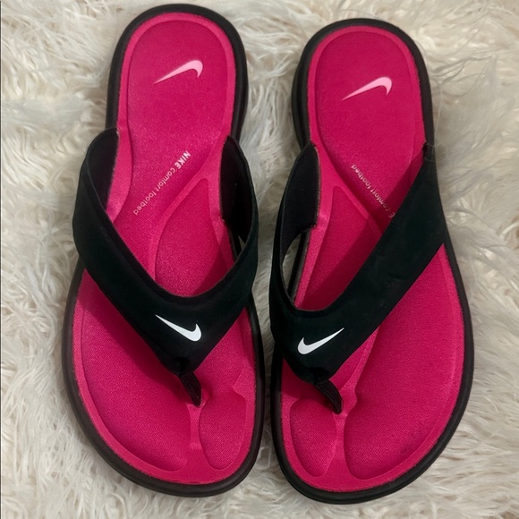 Nike Women's Black and Pink Sandals Sz 9 - Picture 1 of 4